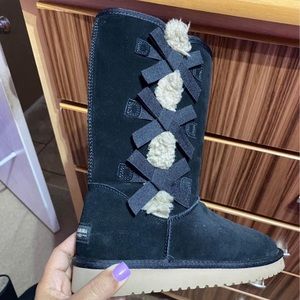 Brand new pair of ugz